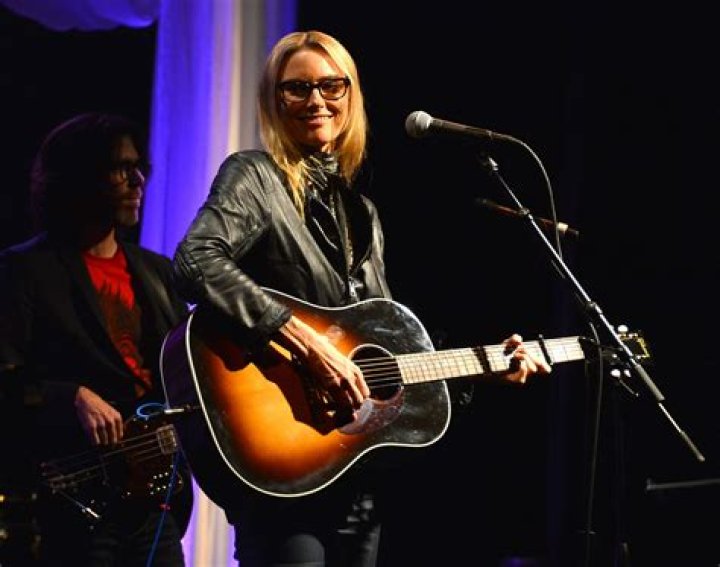 Aimee Mann Bio (Wiki) 