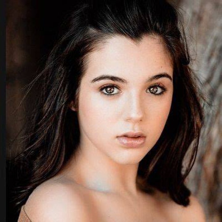 Alexa Nisenson Bio (Wiki) 