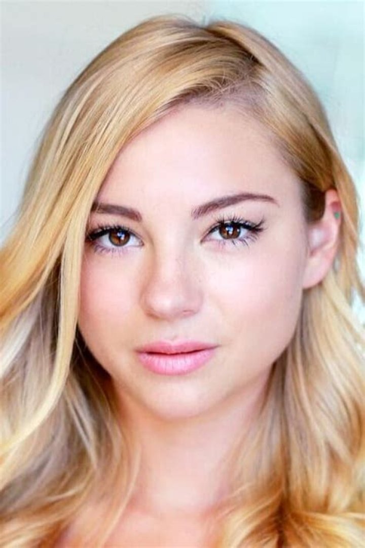 Allie Gonino Bio (Wiki) 