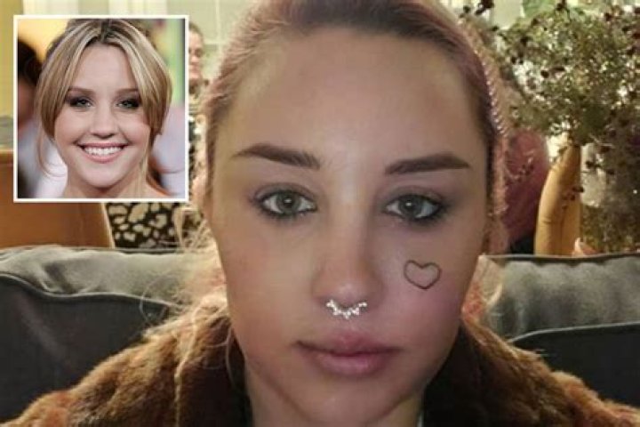 Amanda Bynes Shows Off Face Tattoo