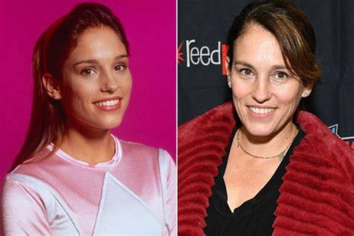 Amy Jo Johnson photo 3