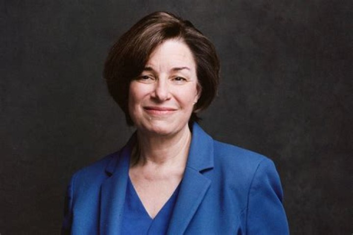 Amy Klobuchar Bio (Wiki) 