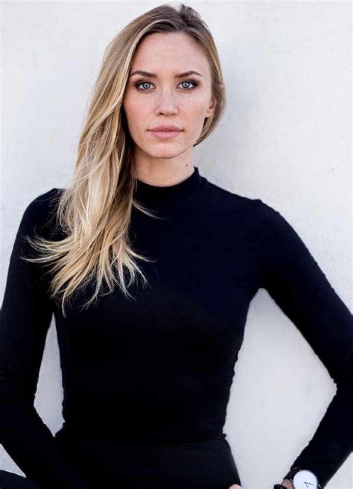 Aqueela Zoll Bio (Wiki) 