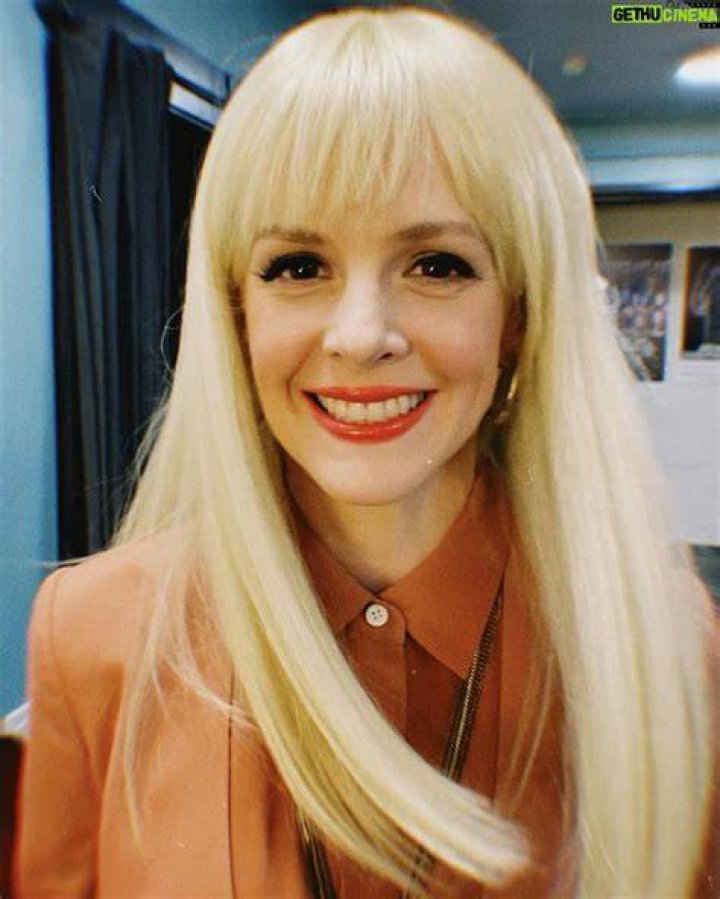 Ashley Bell Bio (Wiki) 