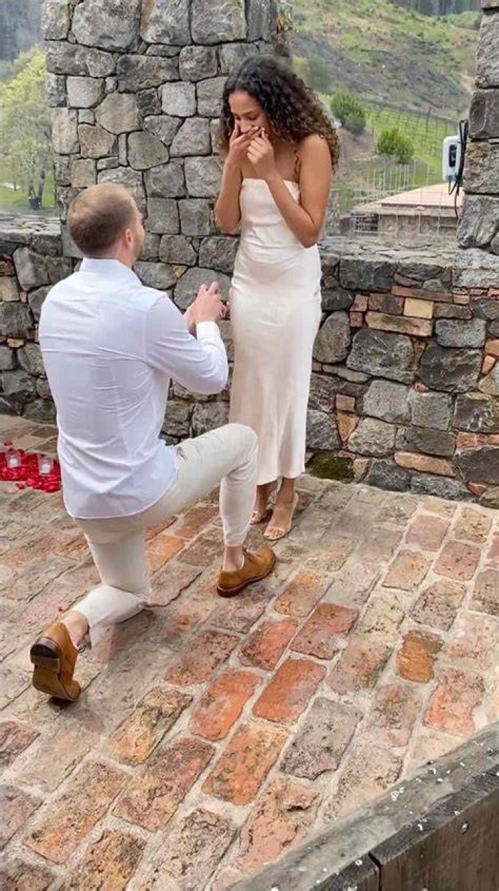 Bachelor Alum Teddi Wright Engaged to Boyfriend Nicholas!