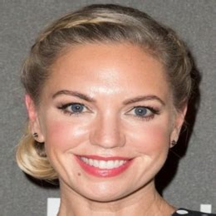 Barret Swatek Bio (Wiki) 