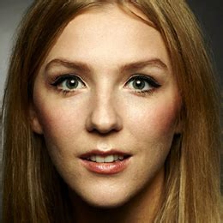 Beattie Edmondson Bio (Wiki) 