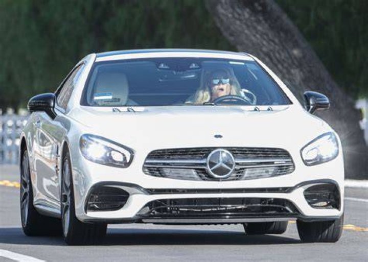 Britney Spears in her Mercedes Benz