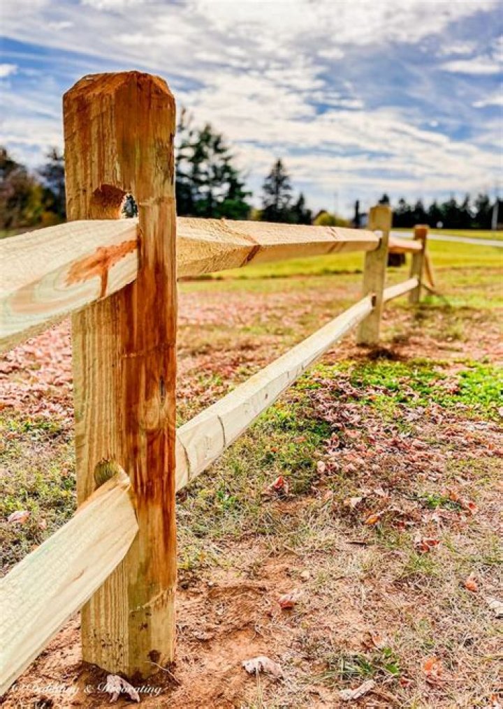 Can you paint a split rail fence?
