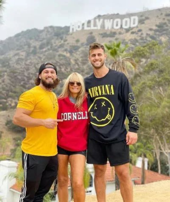 Celebrities named Eason