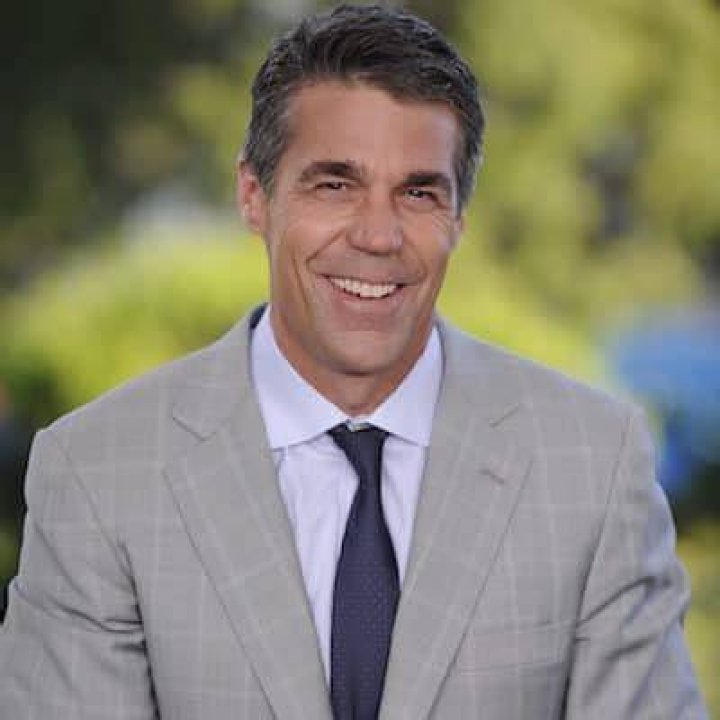 Chris Fowler Bio (Wiki) 