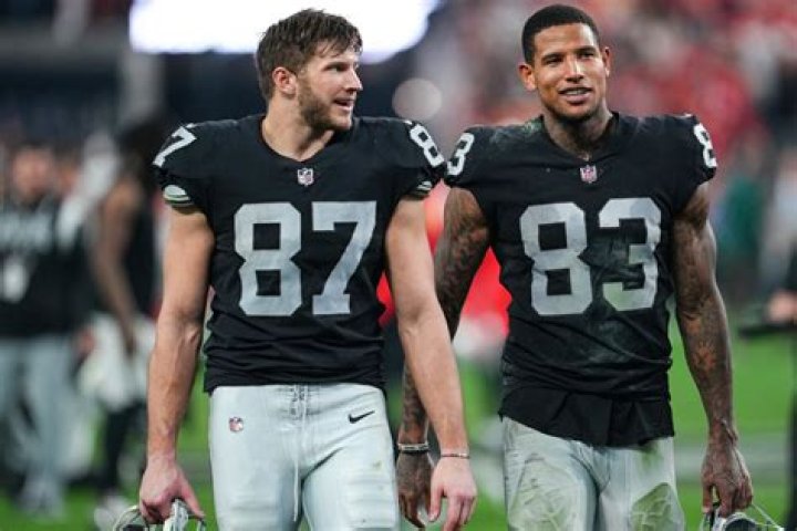Darren Waller photo 3