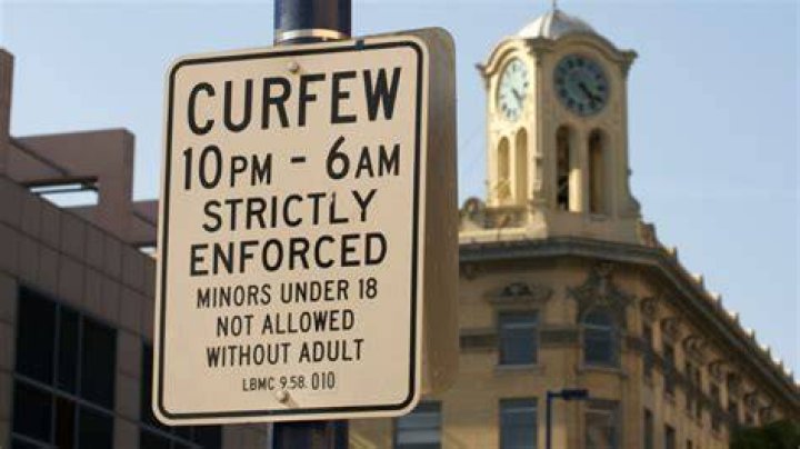 Does Hinesville have a curfew?