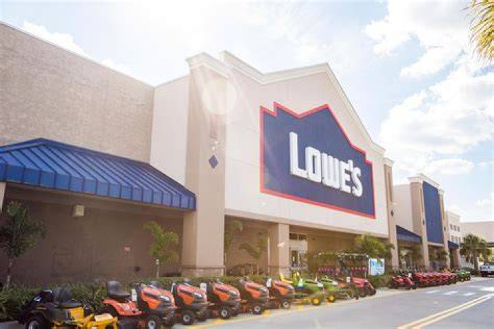 Does Lowe’s sell winches?