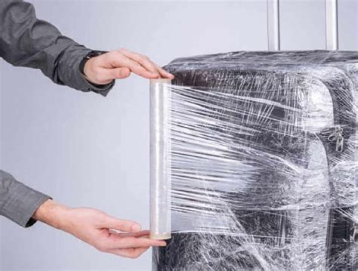 Does wrapping your legs in plastic wrap work?