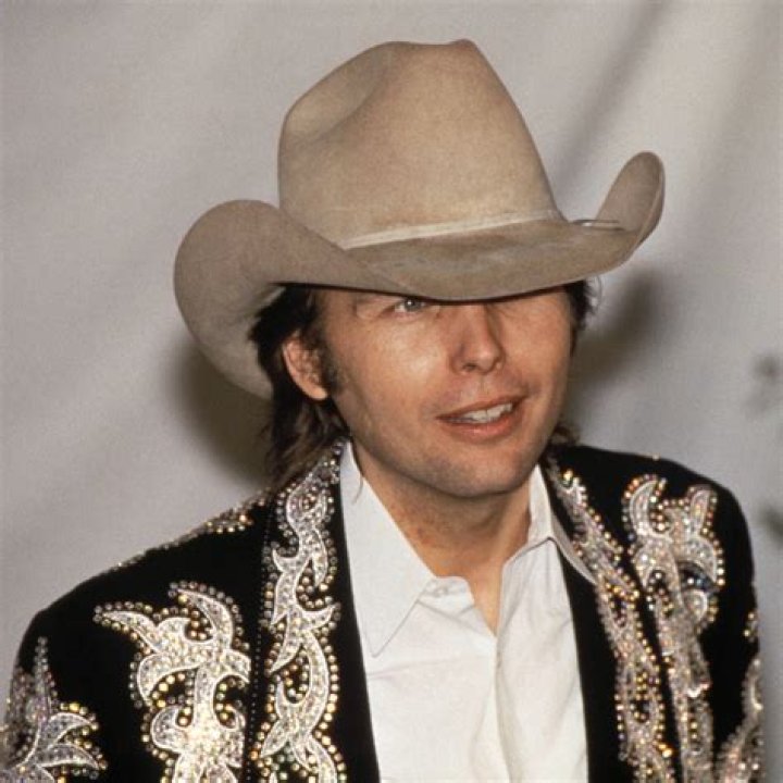 Dwight Yoakam photo