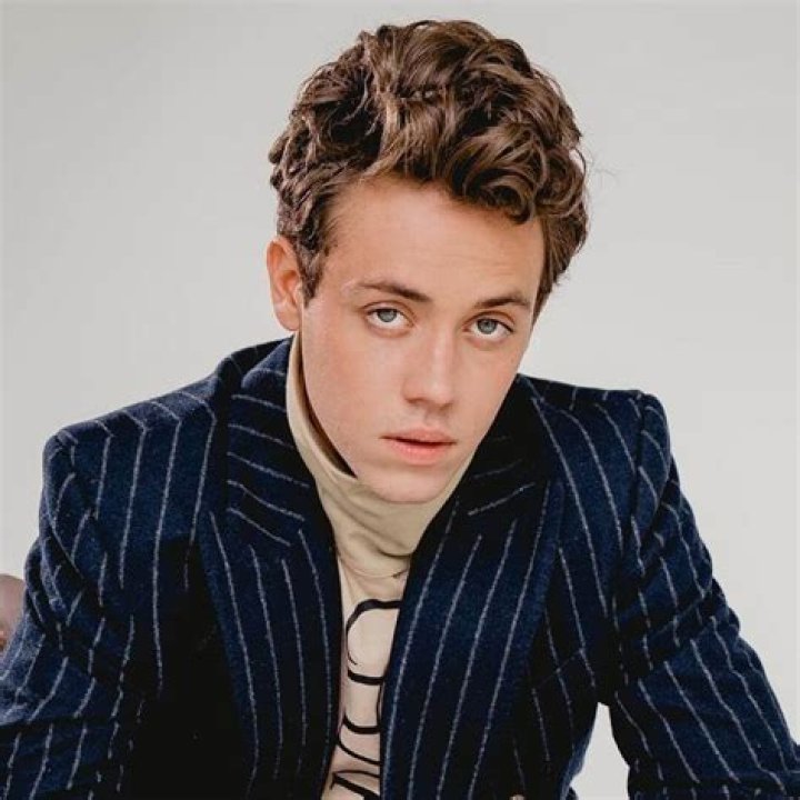 Ethan Cutkosky Bio (Wiki) 