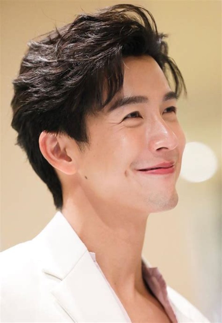 Famous Thai Actors- Pope-Thanawat