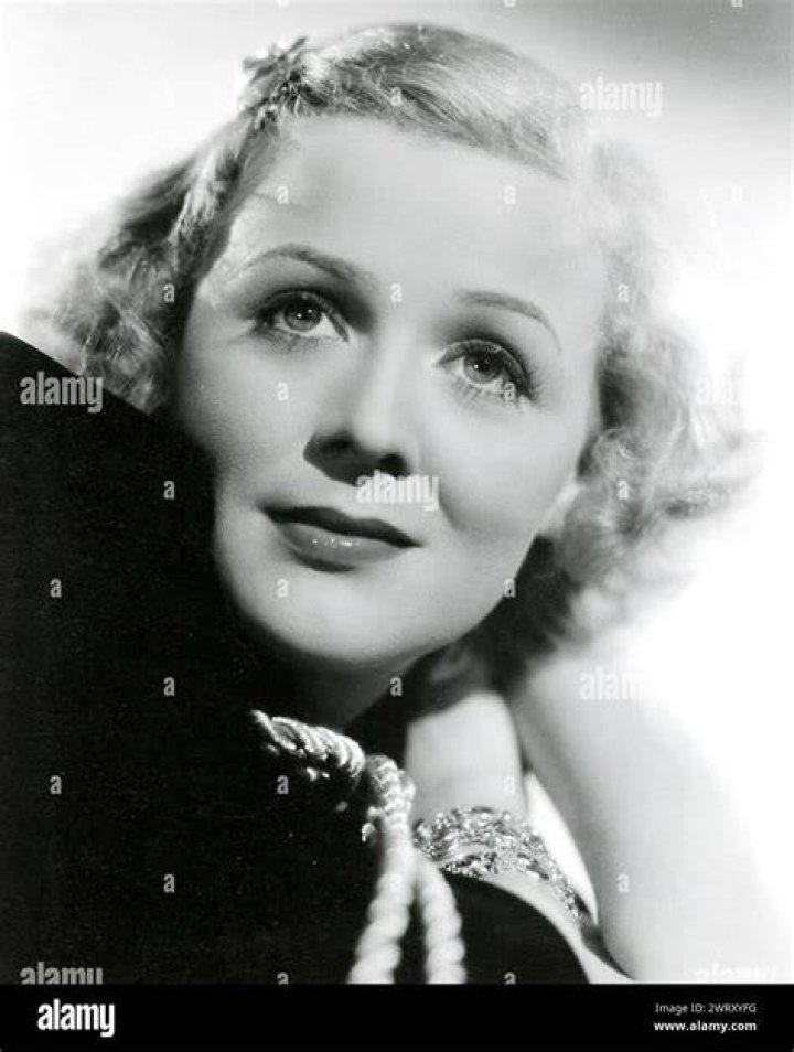 Gloria Stuart photo 2