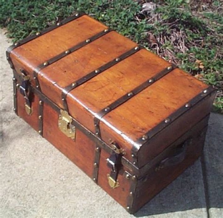 How much are antique trunks worth?
