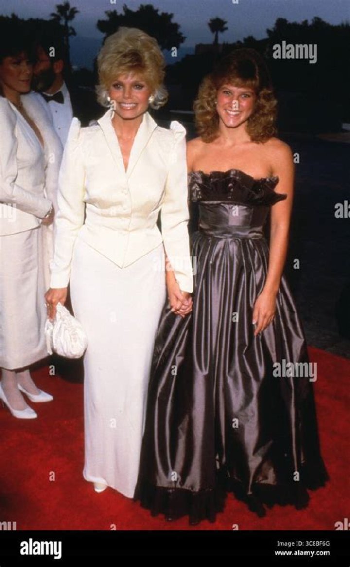 How old is Deidra Hoffman?