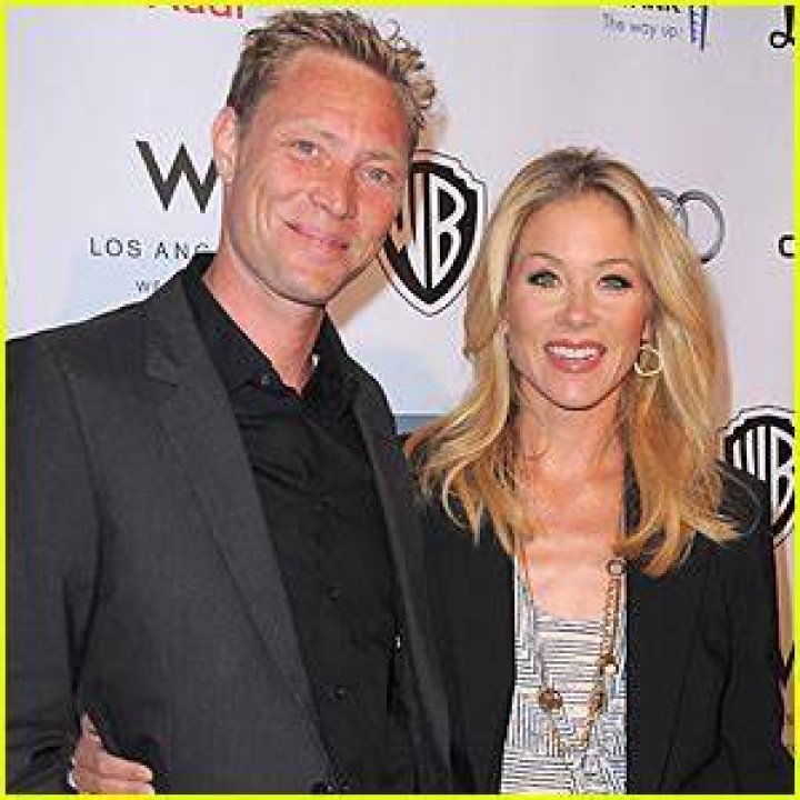 Is Christina Applegate engaged?