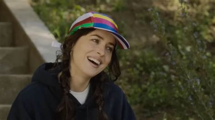 Is Dakota Johnson a lesbian?