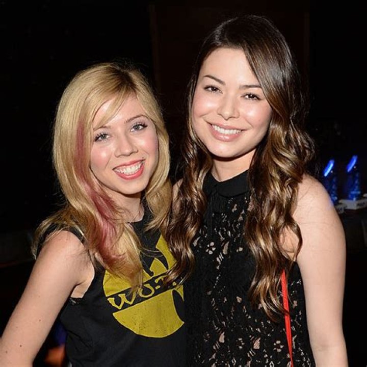Is Jeanette McCurdy lesbian?