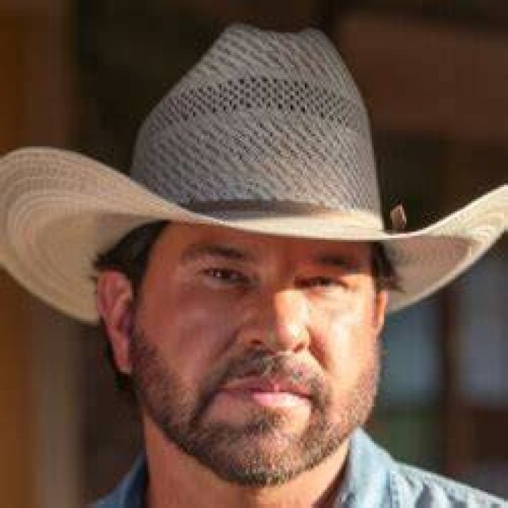 Jon Wolfe - Trivia, Family, Bio