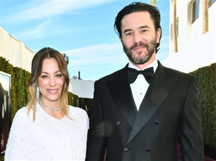 New Couple in town! Kaley Cuoco and Tom Pelphrey made first public outing together Kaley Cuoco & Tom Pelphrey at Greg Berlanti's Hollywood Star