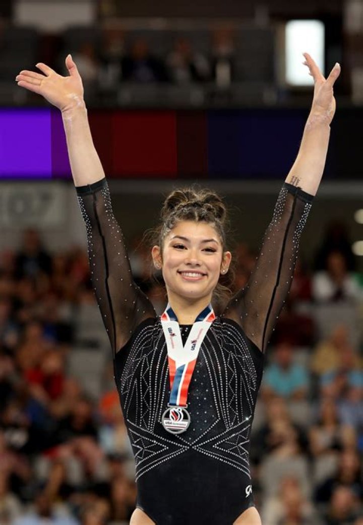 Kayla DiCello raising right hand