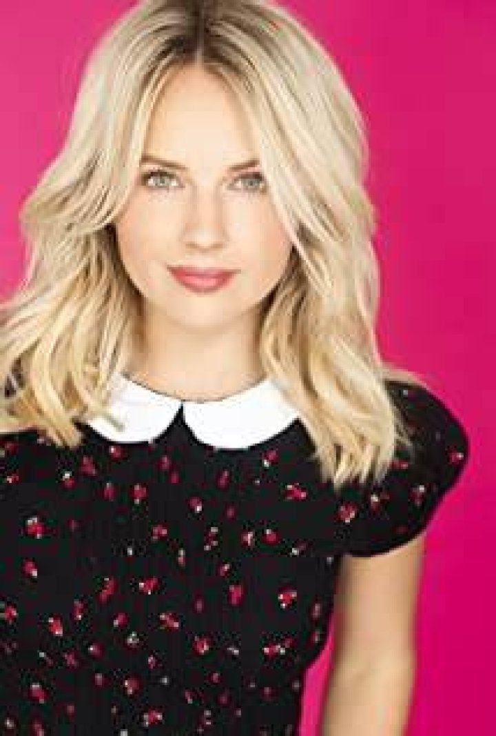 Kimberley Crossman Bio (Wiki) 