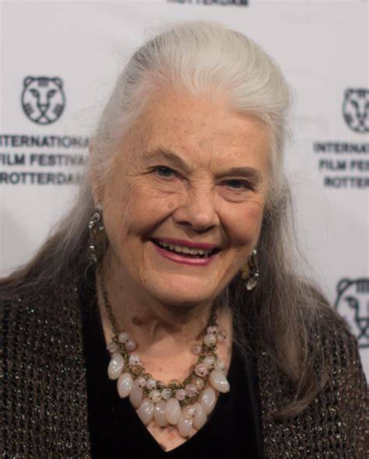 Lois Smith Bio (Wiki) 