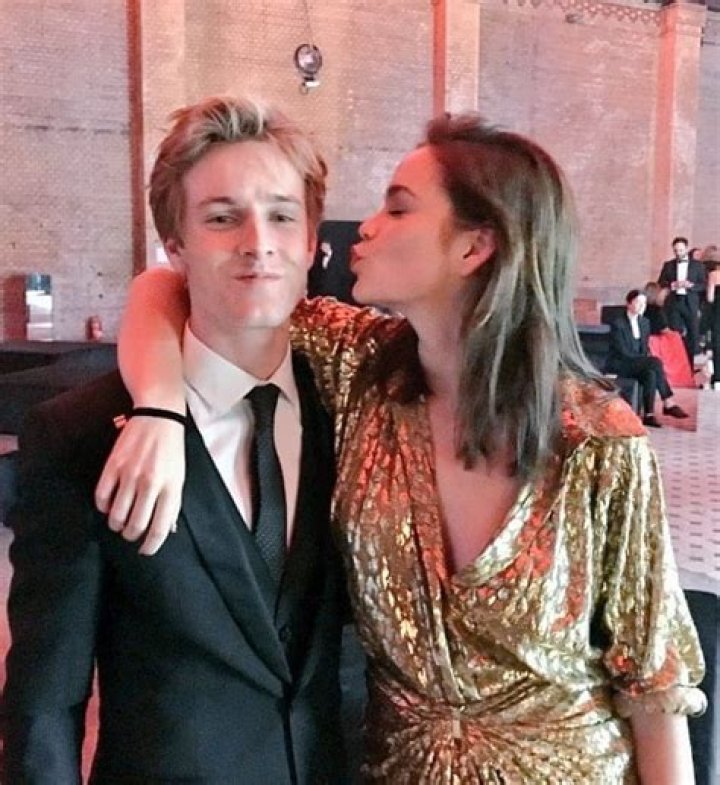 Louis Hofmann relationship 