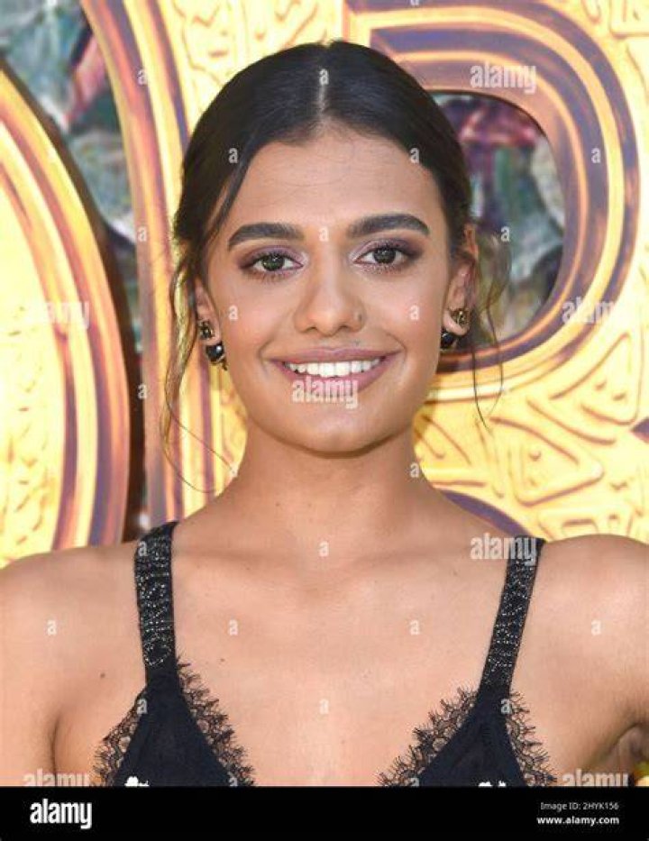 Madeleine Madden photo 2