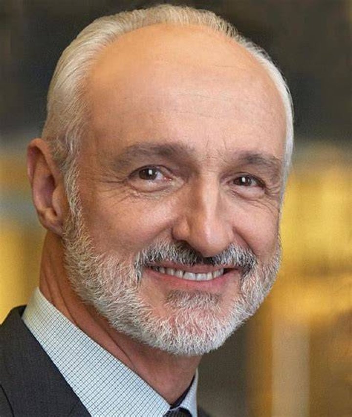 Michael Gross photo