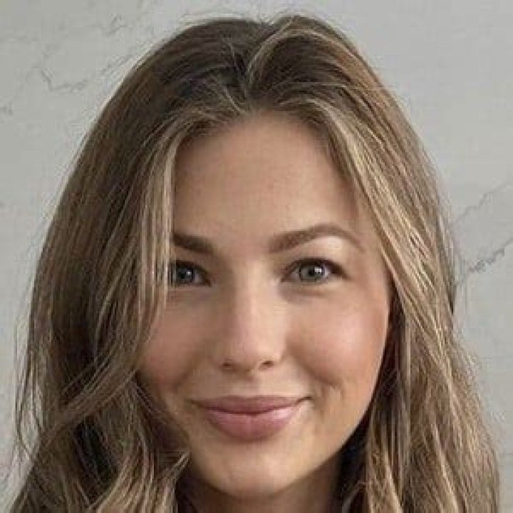 Mimi Bouchard - Age, Family, Bio