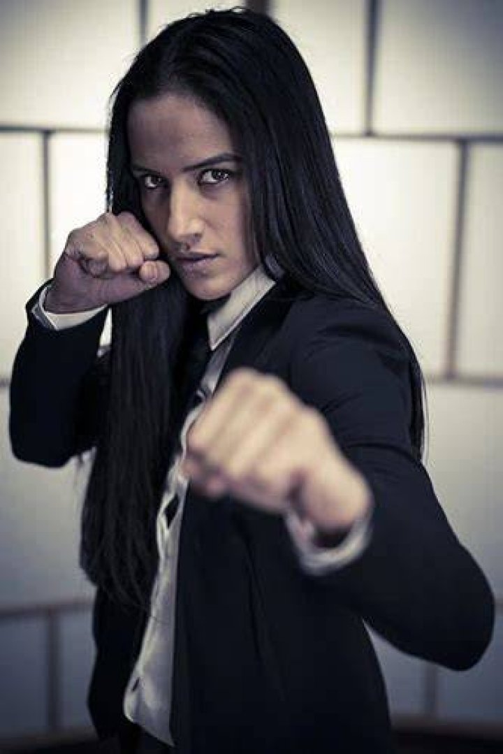 Mitra Suri Bio (Wiki) 