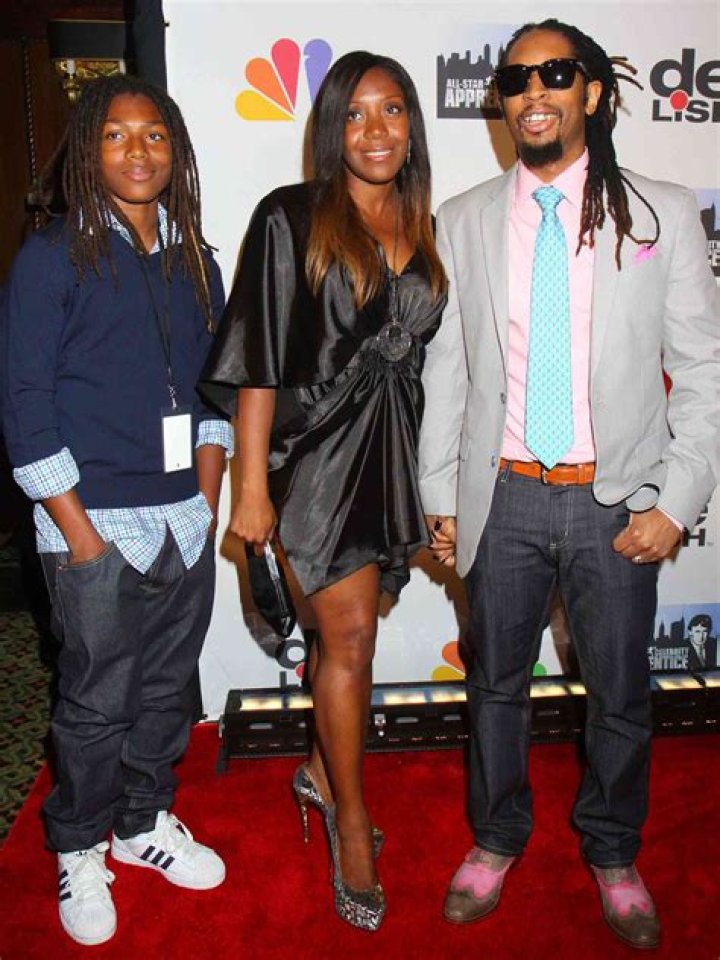 Are Nicole Smith and Lil Jon still married? How much is her net worth? Nicole Smith and Lil Jon with their son