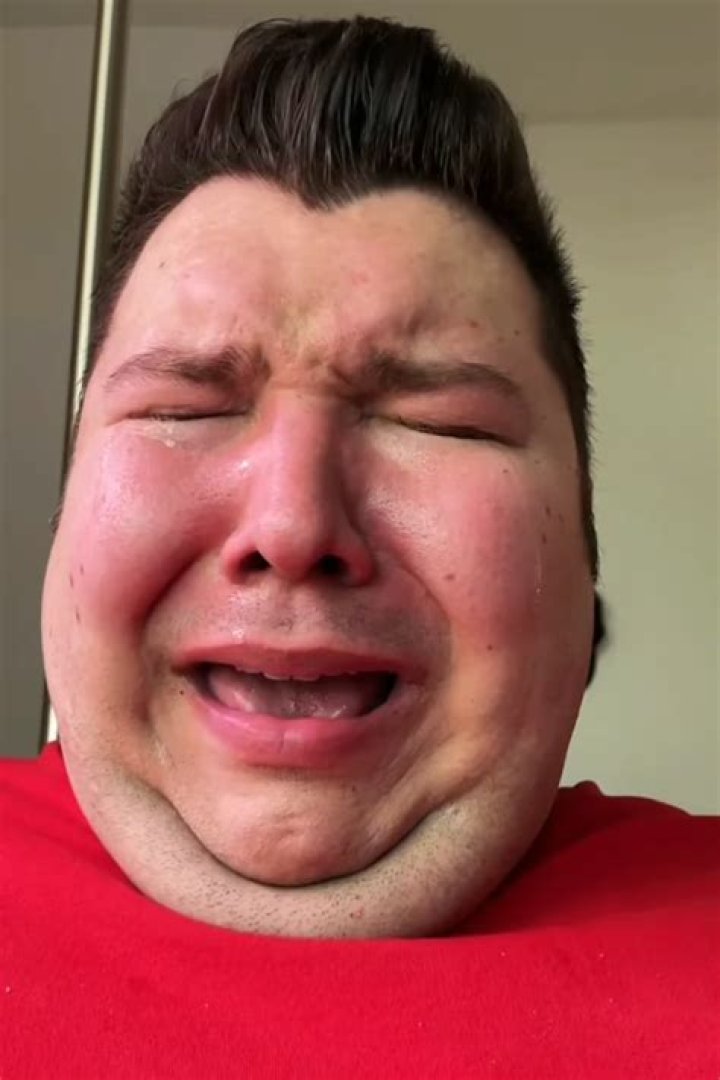 Why viewers think Nikocado Avocado is choosing wealth over health? Nikocado Avocado crying and eating