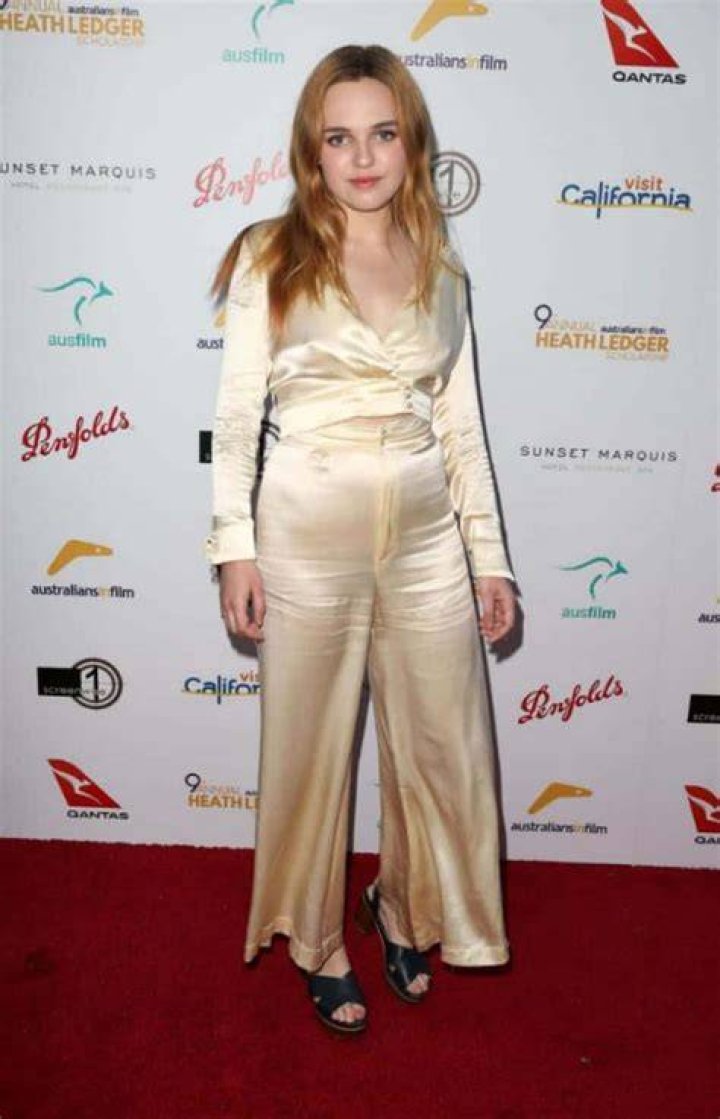 Odessa Young Bio (Wiki) 