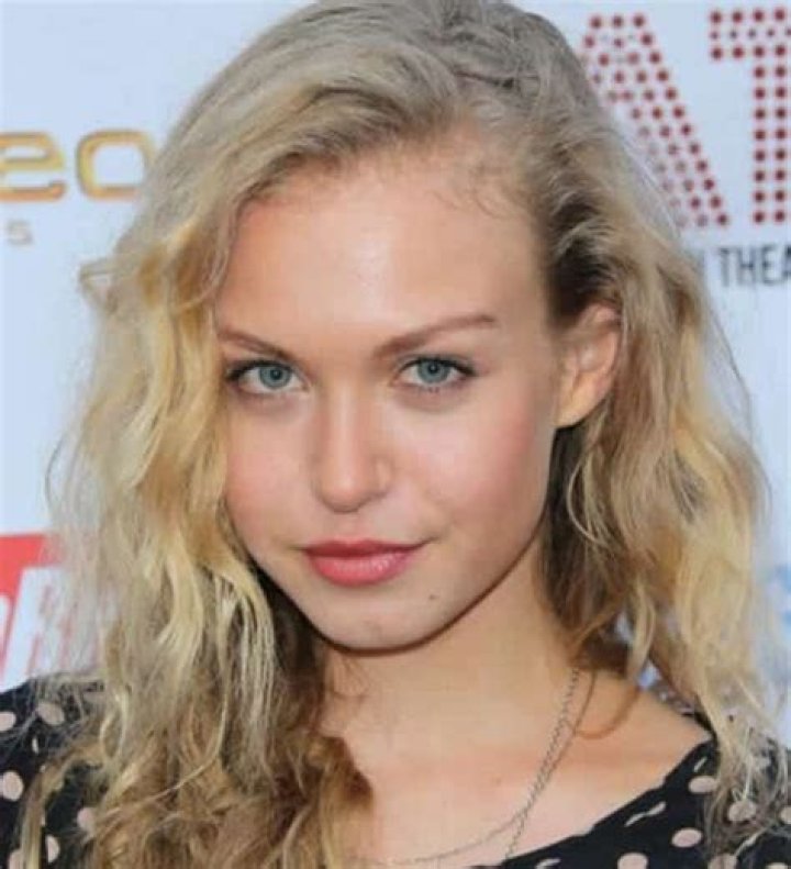 Penelope Mitchell - Age, Family, Bio