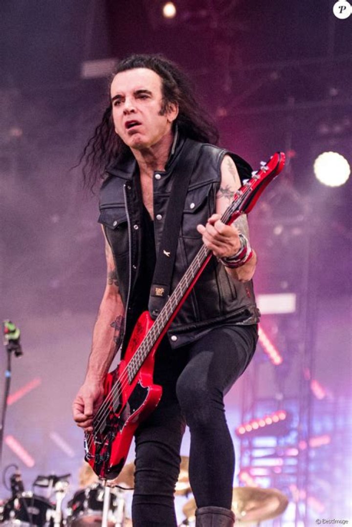 Simon Gallup photo 2