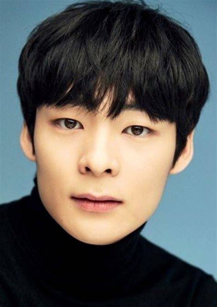 Song Geon-hee Bio (Wiki) 