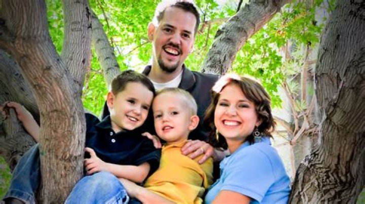 Susan Cox Powell with her then husband and children. husband, partner, lover, relationship