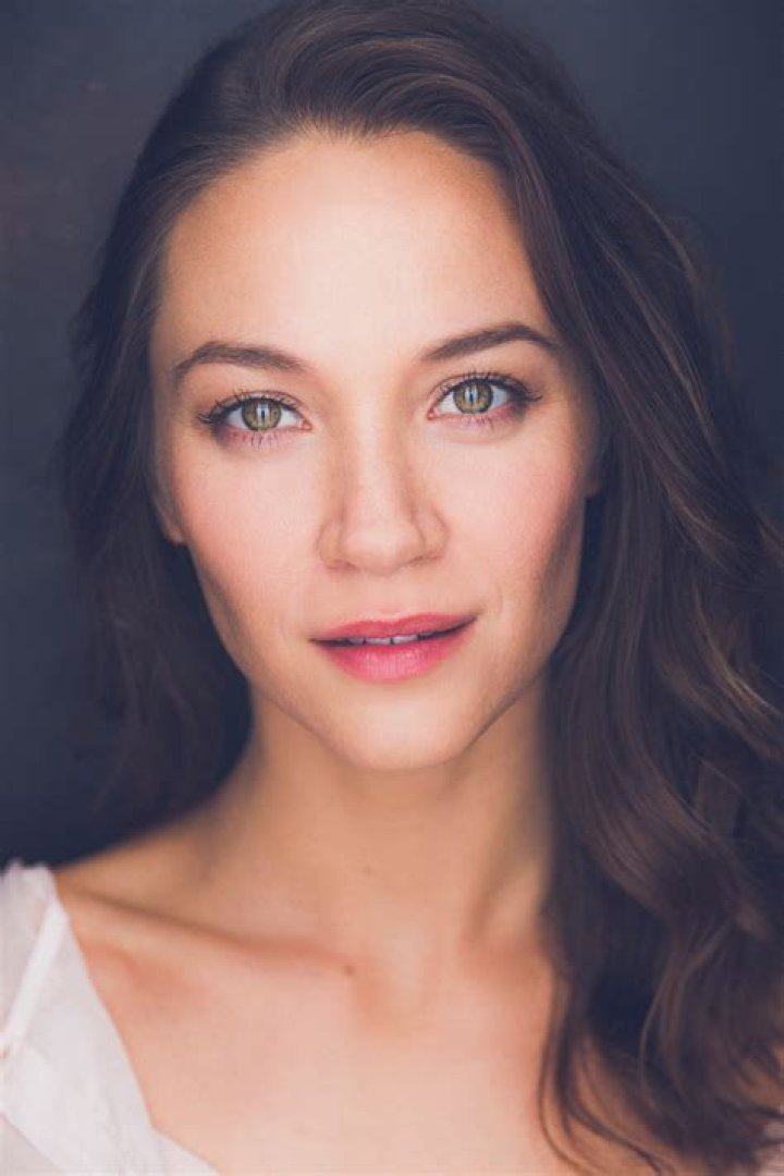 Sydney Lemmon Bio (Wiki) 
