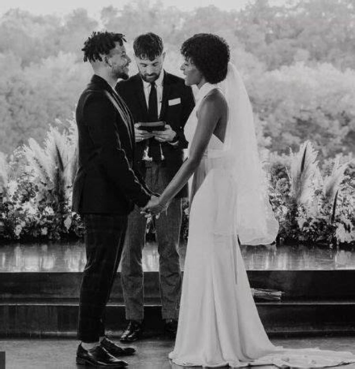 Tavior Mowry with his wife and son Triumph Alexander Mowry.