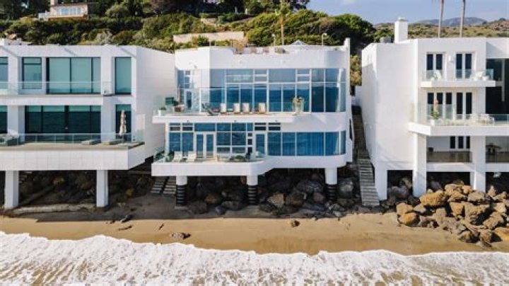 The Malibu Beach House Owned by Garth Brooks and Trisha Yearwood.