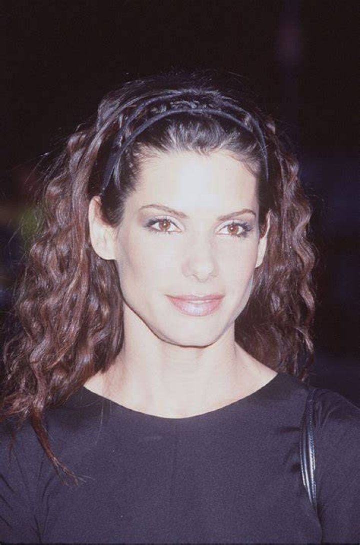 Thin 90s eyebrows are back with a twist, should you try them?
