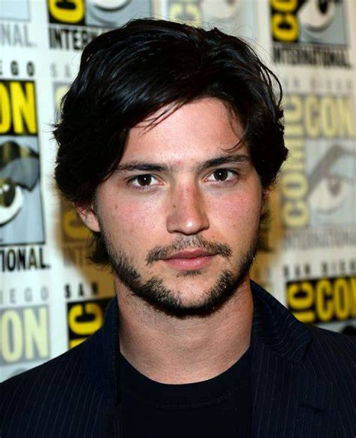 Thomas McDonell photo